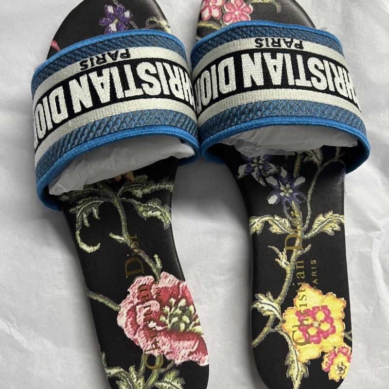 ch**an D*or slippers